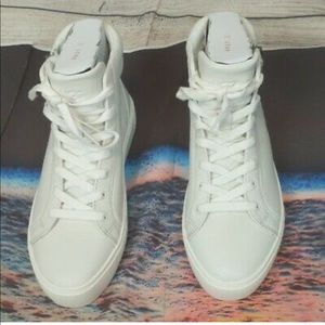 👟 UGG – Olli High Top Leather Sneaker like NEW